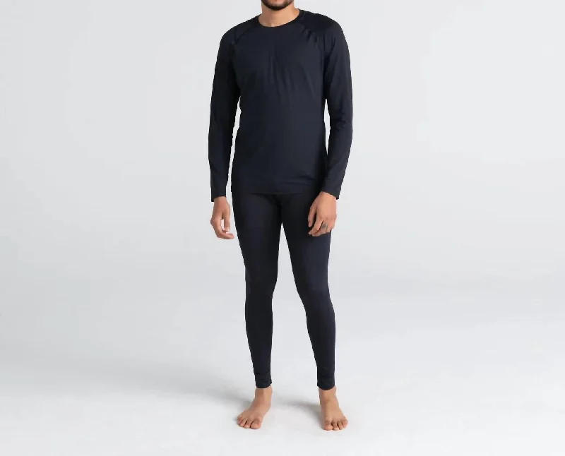 Refresh your wardrobe with the best deals on men's fashion.  Men's Quest Quick Dry Mesh Bottom In Black