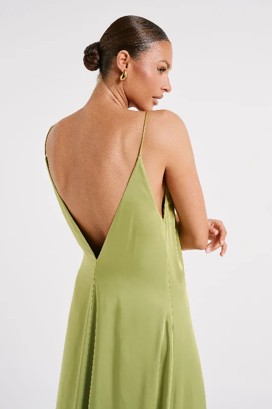 Beatrice Flowy Maxi Dress - Parakeet Green