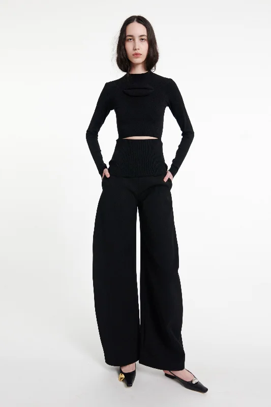 Knit Top Front Waist Line Cutout Lip Appliqué Black