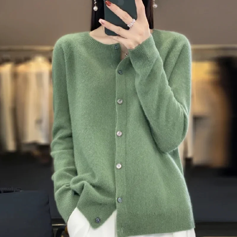 Olivia - Cozy Wool Cardigan